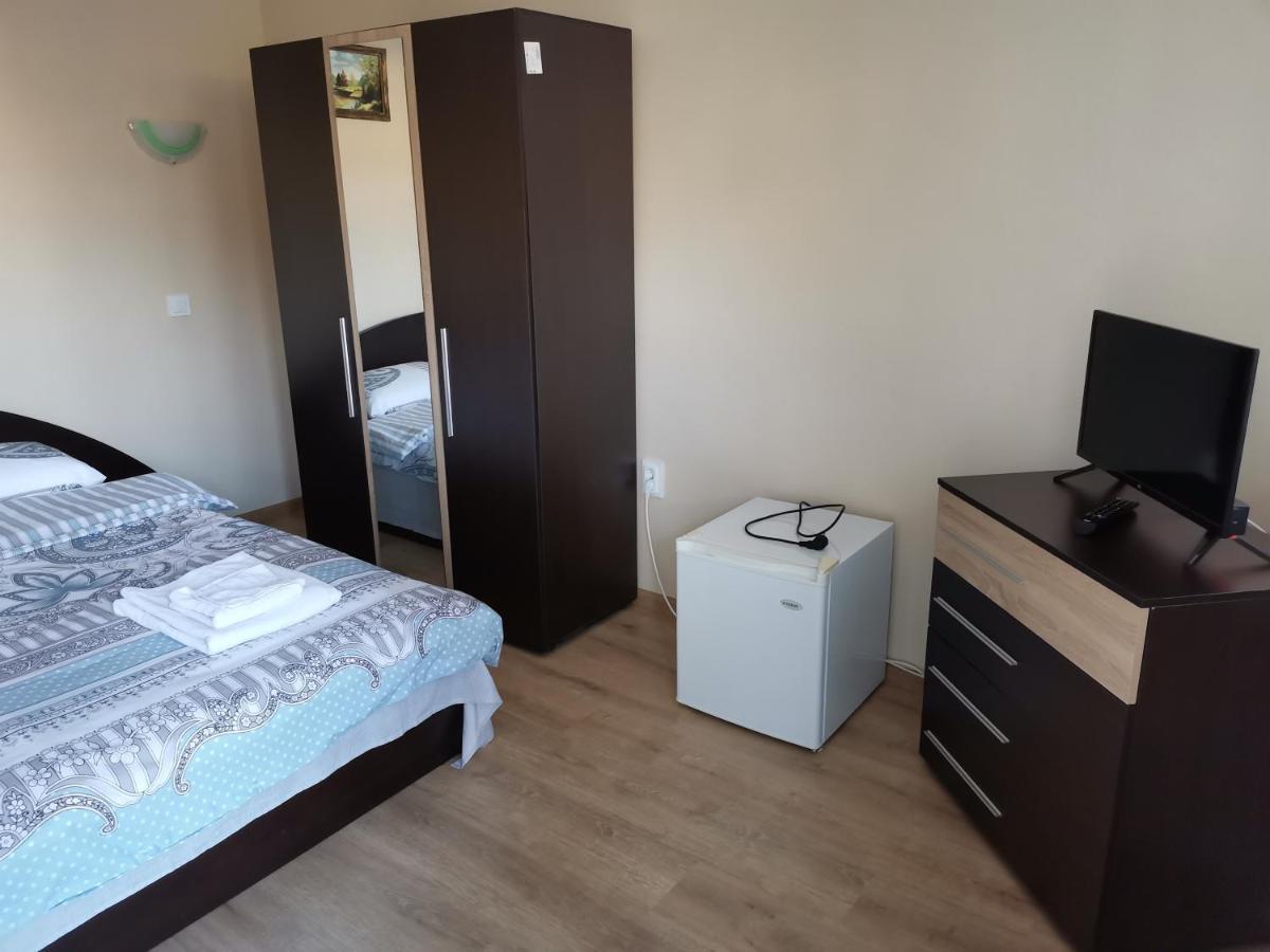 Guest Rooms Mihaylovi Pavel Banea Exterior foto